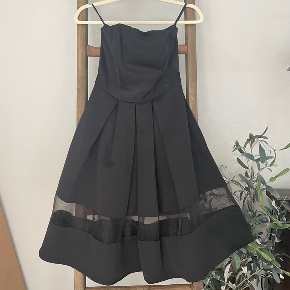 Express Strapless Organza Inset Midi Dress - Picture 5 of 8